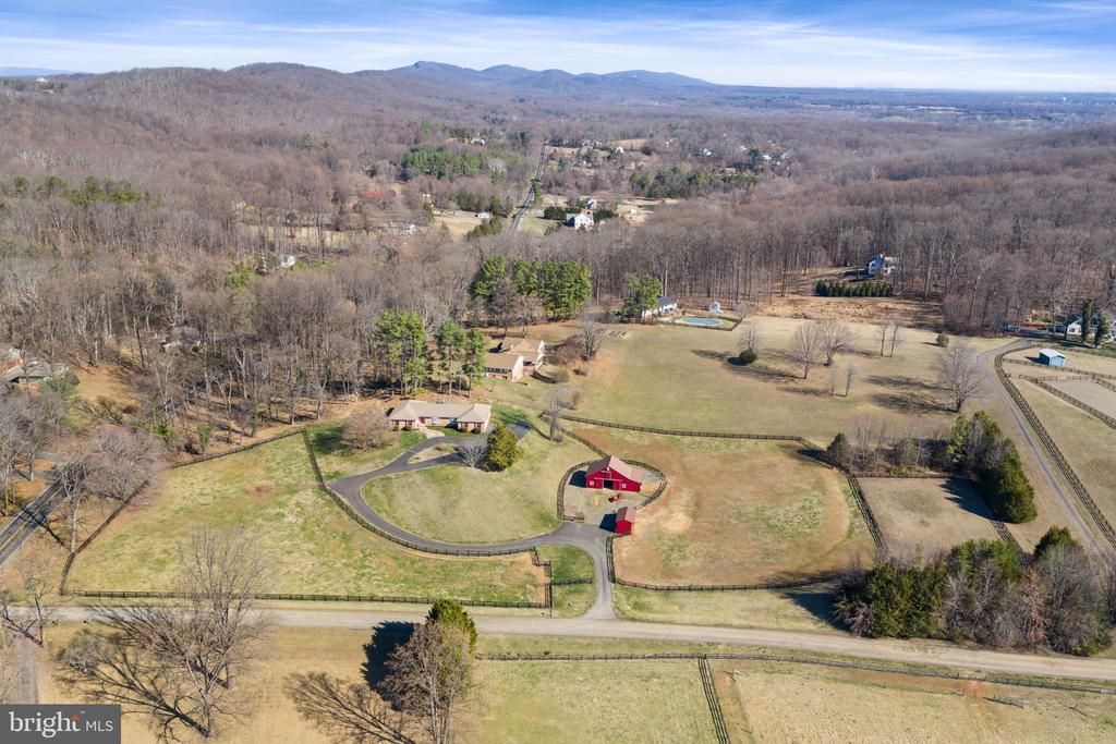 5142 FAIRVIEW LN, BROAD RUN, Virginia, 6 Bedrooms Bedrooms, ,3 BathroomsBathrooms,Residential,5142 FAIRVIEW LN,VAFQ2020420 MLS # VAFQ2020420