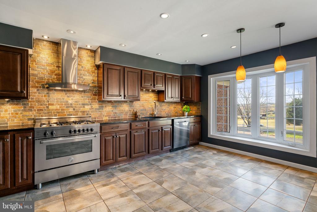 5142 FAIRVIEW LN, BROAD RUN, Virginia, 6 Bedrooms Bedrooms, ,3 BathroomsBathrooms,Residential,5142 FAIRVIEW LN,VAFQ2020420 MLS # VAFQ2020420