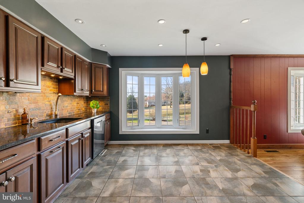 5142 FAIRVIEW LN, BROAD RUN, Virginia, 6 Bedrooms Bedrooms, ,3 BathroomsBathrooms,Residential,5142 FAIRVIEW LN,VAFQ2020420 MLS # VAFQ2020420