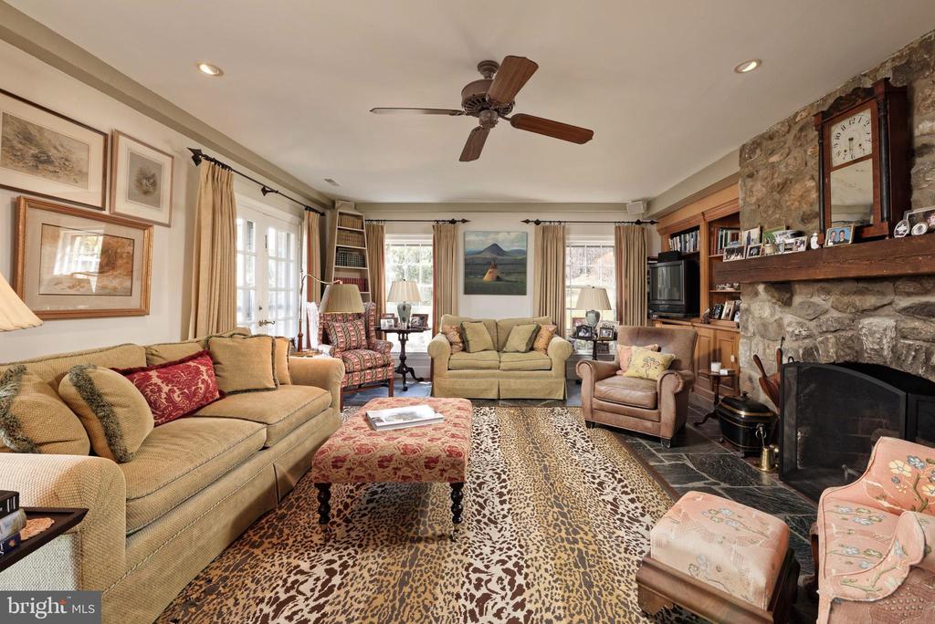 4392 CARRINGTON RD, MARKHAM, Virginia, 4 Bedrooms Bedrooms, ,4 BathroomsBathrooms,Residential,4392 CARRINGTON RD,VAFQ2020754 MLS # VAFQ2020754