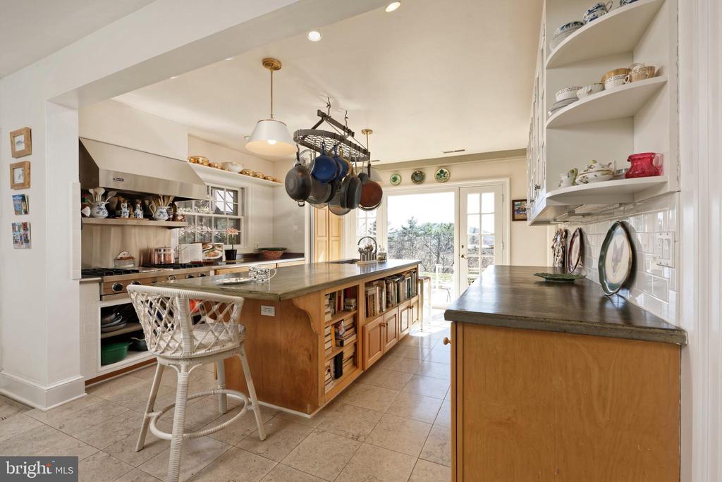 4392 CARRINGTON RD, MARKHAM, Virginia, 4 Bedrooms Bedrooms, ,4 BathroomsBathrooms,Residential,4392 CARRINGTON RD,VAFQ2020754 MLS # VAFQ2020754