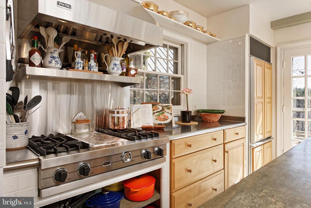 4392 CARRINGTON RD, MARKHAM, Virginia, 4 Bedrooms Bedrooms, ,4 BathroomsBathrooms,Residential,4392 CARRINGTON RD,VAFQ2020754 MLS # VAFQ2020754