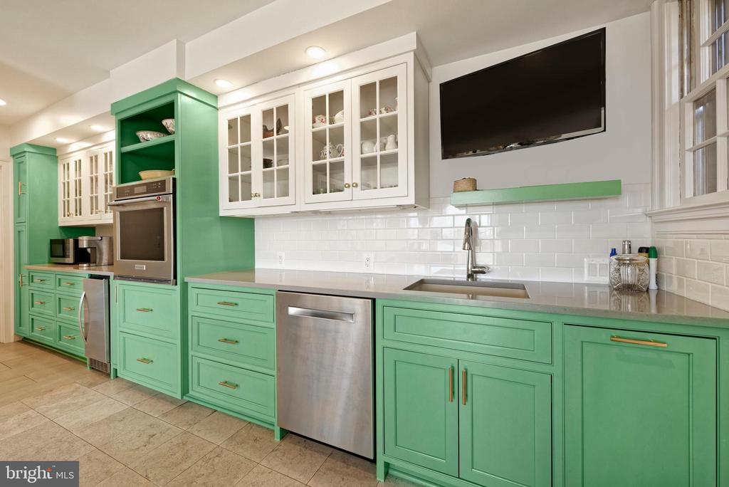 4392 CARRINGTON RD, MARKHAM, Virginia, 4 Bedrooms Bedrooms, ,4 BathroomsBathrooms,Residential,4392 CARRINGTON RD,VAFQ2020754 MLS # VAFQ2020754