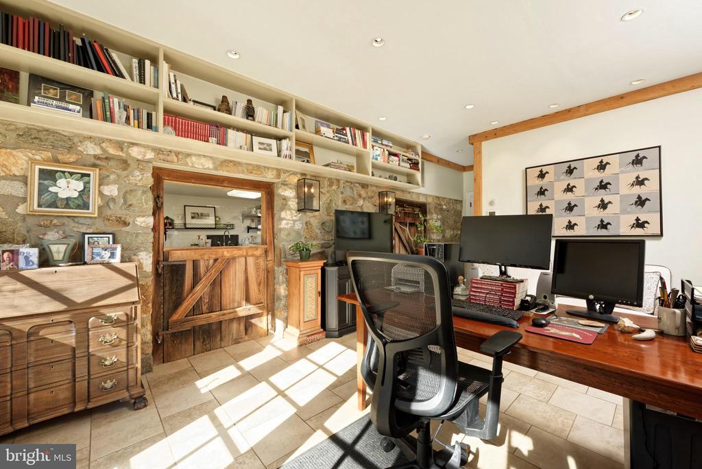 4392 CARRINGTON RD, MARKHAM, Virginia, 4 Bedrooms Bedrooms, ,4 BathroomsBathrooms,Residential,4392 CARRINGTON RD,VAFQ2020754 MLS # VAFQ2020754