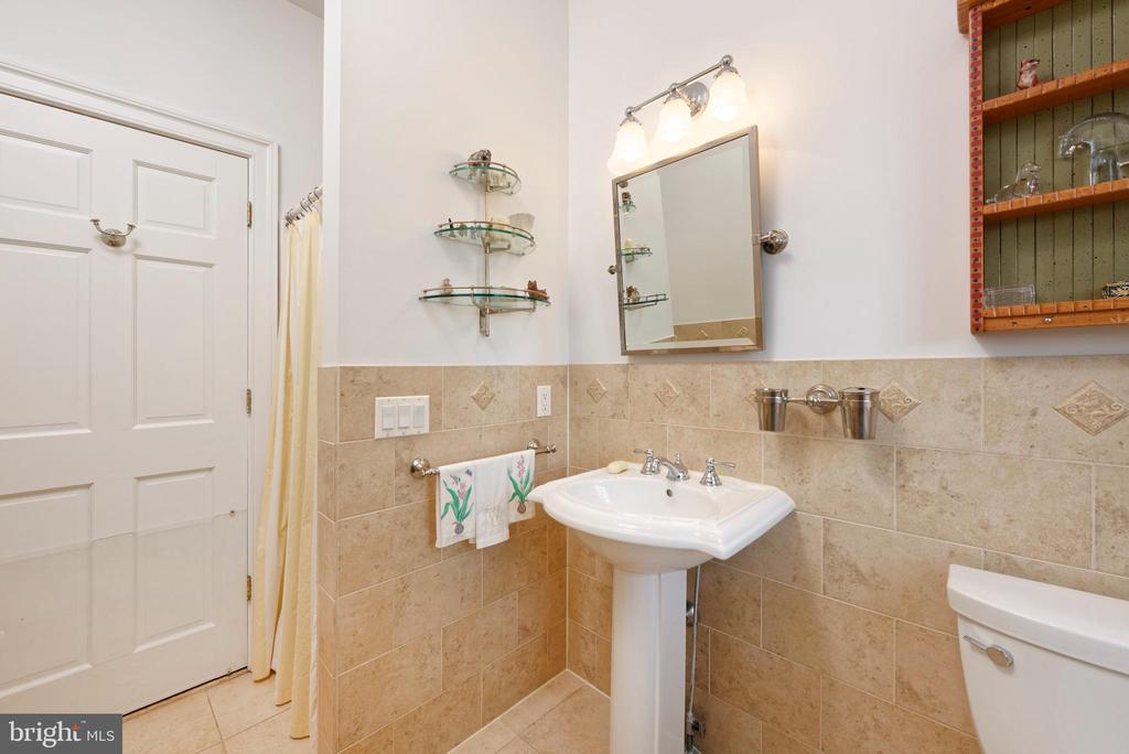 4392 CARRINGTON RD, MARKHAM, Virginia, 4 Bedrooms Bedrooms, ,4 BathroomsBathrooms,Residential,4392 CARRINGTON RD,VAFQ2020754 MLS # VAFQ2020754