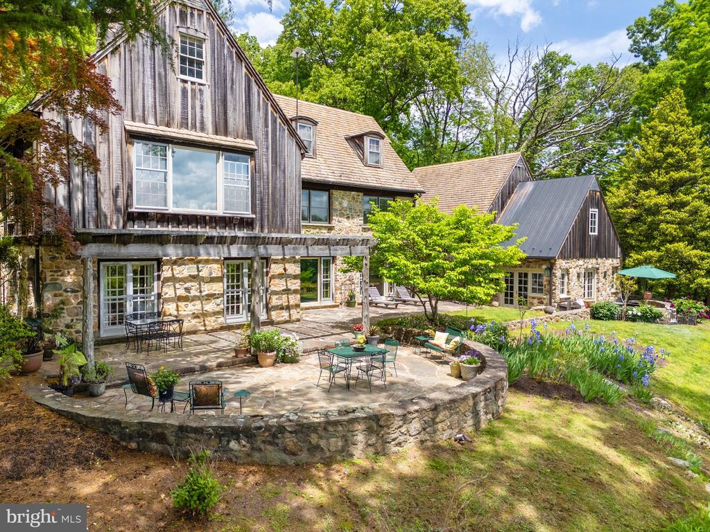 4392 CARRINGTON RD, MARKHAM, Virginia, 4 Bedrooms Bedrooms, ,4 BathroomsBathrooms,Residential,4392 CARRINGTON RD,VAFQ2020754 MLS # VAFQ2020754