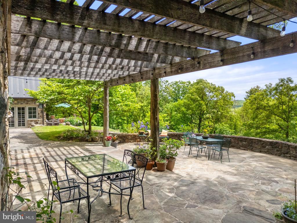 4392 CARRINGTON RD, MARKHAM, Virginia, 4 Bedrooms Bedrooms, ,4 BathroomsBathrooms,Residential,4392 CARRINGTON RD,VAFQ2020754 MLS # VAFQ2020754