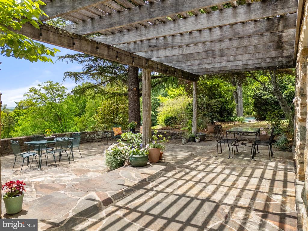 4392 CARRINGTON RD, MARKHAM, Virginia, 4 Bedrooms Bedrooms, ,4 BathroomsBathrooms,Residential,4392 CARRINGTON RD,VAFQ2020754 MLS # VAFQ2020754