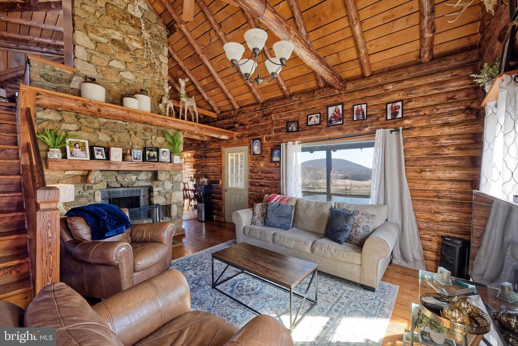 4392 CARRINGTON RD, MARKHAM, Virginia, 4 Bedrooms Bedrooms, ,4 BathroomsBathrooms,Residential,4392 CARRINGTON RD,VAFQ2020754 MLS # VAFQ2020754