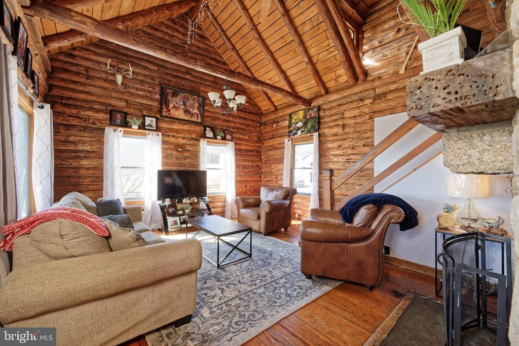 4392 CARRINGTON RD, MARKHAM, Virginia, 4 Bedrooms Bedrooms, ,4 BathroomsBathrooms,Residential,4392 CARRINGTON RD,VAFQ2020754 MLS # VAFQ2020754