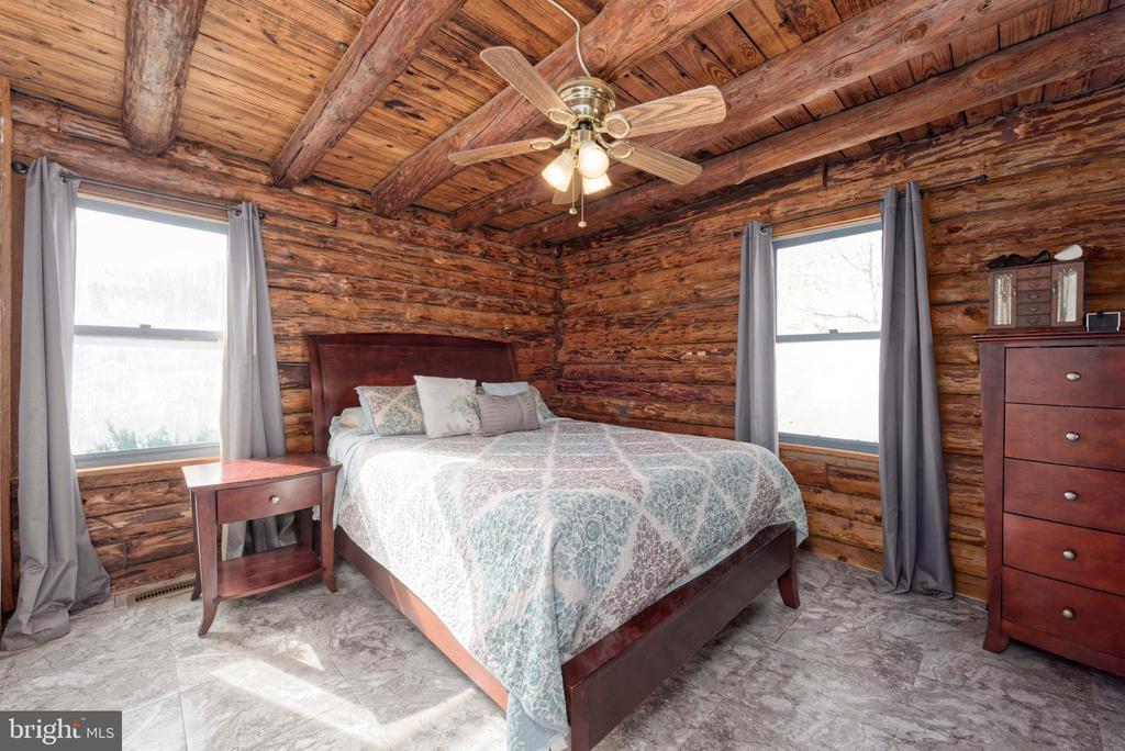 4392 CARRINGTON RD, MARKHAM, Virginia, 4 Bedrooms Bedrooms, ,4 BathroomsBathrooms,Residential,4392 CARRINGTON RD,VAFQ2020754 MLS # VAFQ2020754