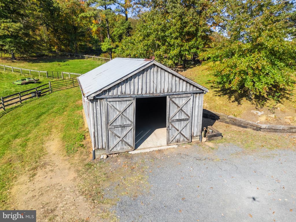 4392 CARRINGTON RD, MARKHAM, Virginia, 4 Bedrooms Bedrooms, ,4 BathroomsBathrooms,Residential,4392 CARRINGTON RD,VAFQ2020754 MLS # VAFQ2020754