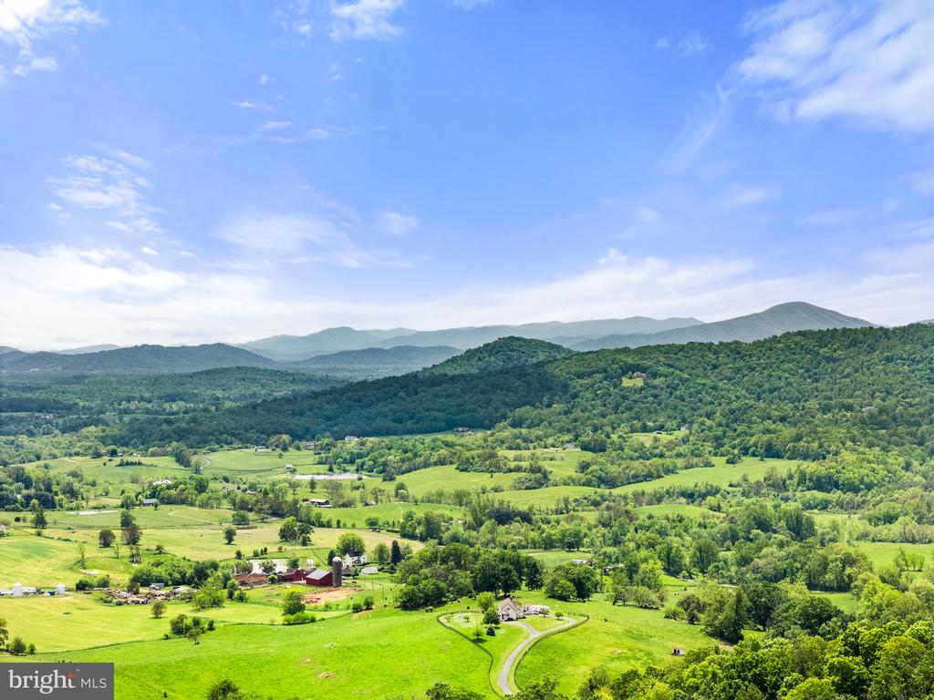 4392 CARRINGTON RD, MARKHAM, Virginia, 4 Bedrooms Bedrooms, ,4 BathroomsBathrooms,Residential,4392 CARRINGTON RD,VAFQ2020754 MLS # VAFQ2020754