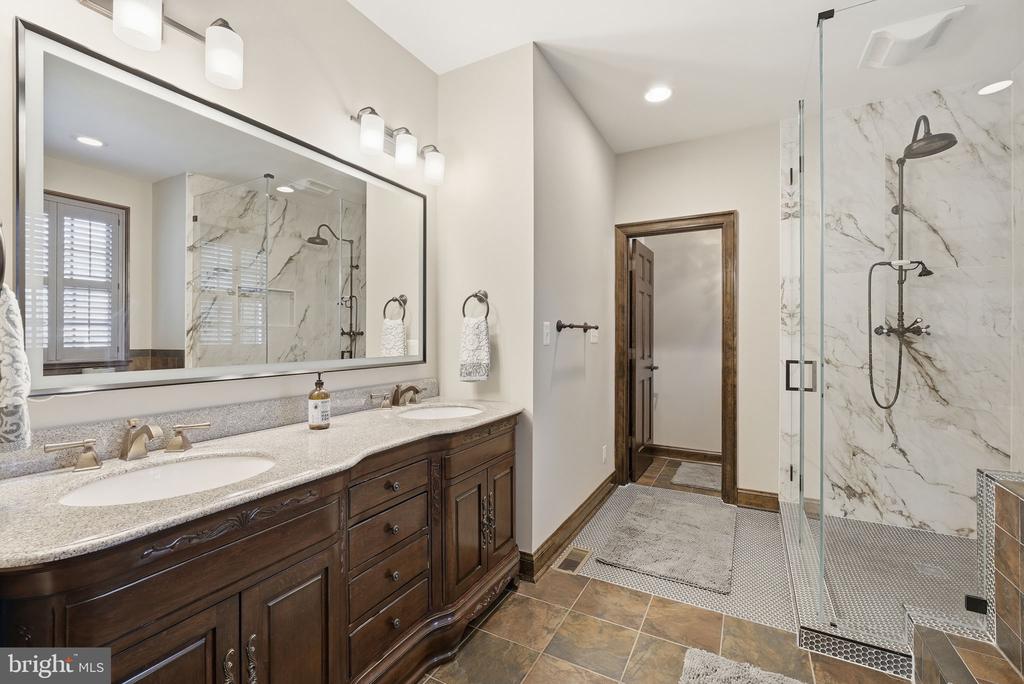 11208 KNOLLS END, SPOTSYLVANIA, Virginia 22551, 6 Bedrooms Bedrooms, ,5 BathroomsBathrooms,Residential,11208 KNOLLS END,VASP2039734 MLS # VASP2039734