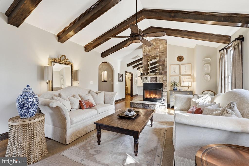 11208 KNOLLS END, SPOTSYLVANIA, Virginia 22551, 6 Bedrooms Bedrooms, ,5 BathroomsBathrooms,Residential,11208 KNOLLS END,VASP2039734 MLS # VASP2039734