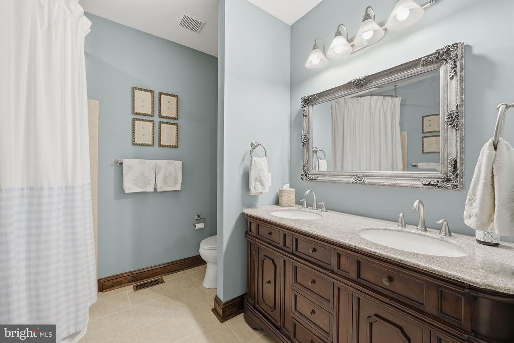 11208 KNOLLS END, SPOTSYLVANIA, Virginia 22551, 6 Bedrooms Bedrooms, ,5 BathroomsBathrooms,Residential,11208 KNOLLS END,VASP2039734 MLS # VASP2039734