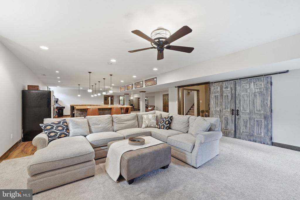 11208 KNOLLS END, SPOTSYLVANIA, Virginia 22551, 6 Bedrooms Bedrooms, ,5 BathroomsBathrooms,Residential,11208 KNOLLS END,VASP2039734 MLS # VASP2039734