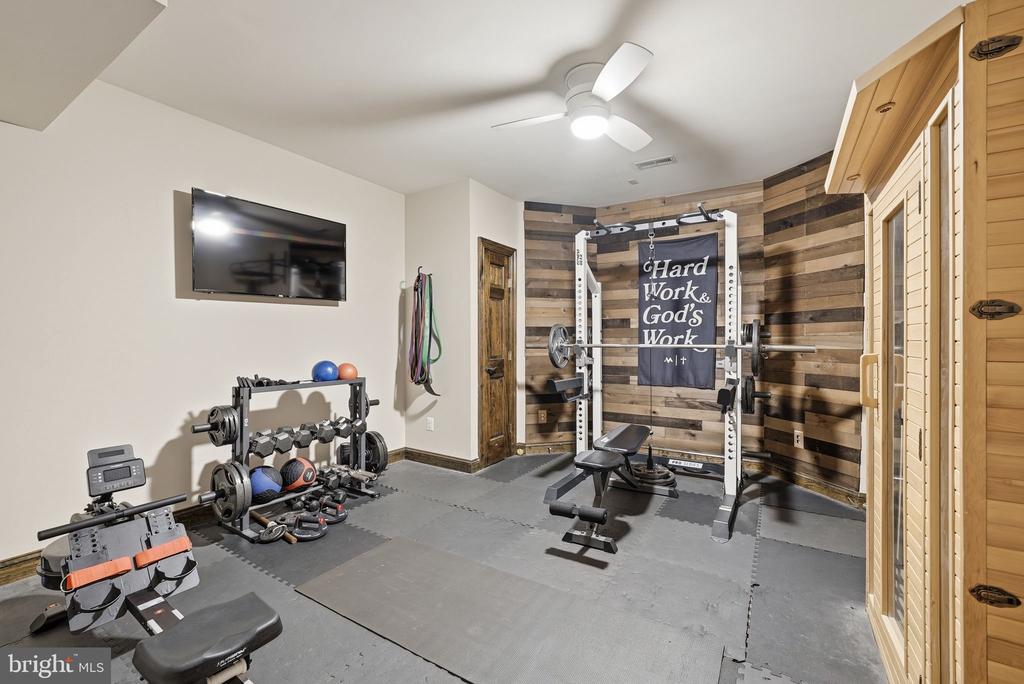 11208 KNOLLS END, SPOTSYLVANIA, Virginia 22551, 6 Bedrooms Bedrooms, ,5 BathroomsBathrooms,Residential,11208 KNOLLS END,VASP2039734 MLS # VASP2039734