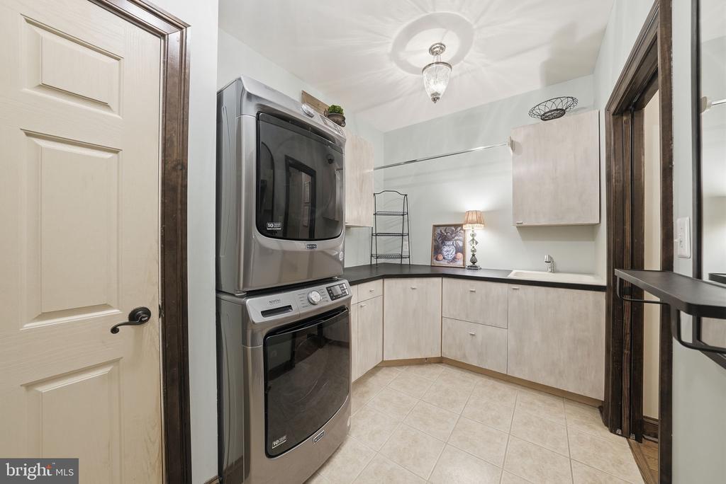 11208 KNOLLS END, SPOTSYLVANIA, Virginia 22551, 6 Bedrooms Bedrooms, ,5 BathroomsBathrooms,Residential,11208 KNOLLS END,VASP2039734 MLS # VASP2039734