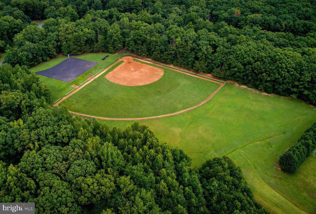 11208 KNOLLS END, SPOTSYLVANIA, Virginia 22551, 6 Bedrooms Bedrooms, ,5 BathroomsBathrooms,Residential,11208 KNOLLS END,VASP2039734 MLS # VASP2039734