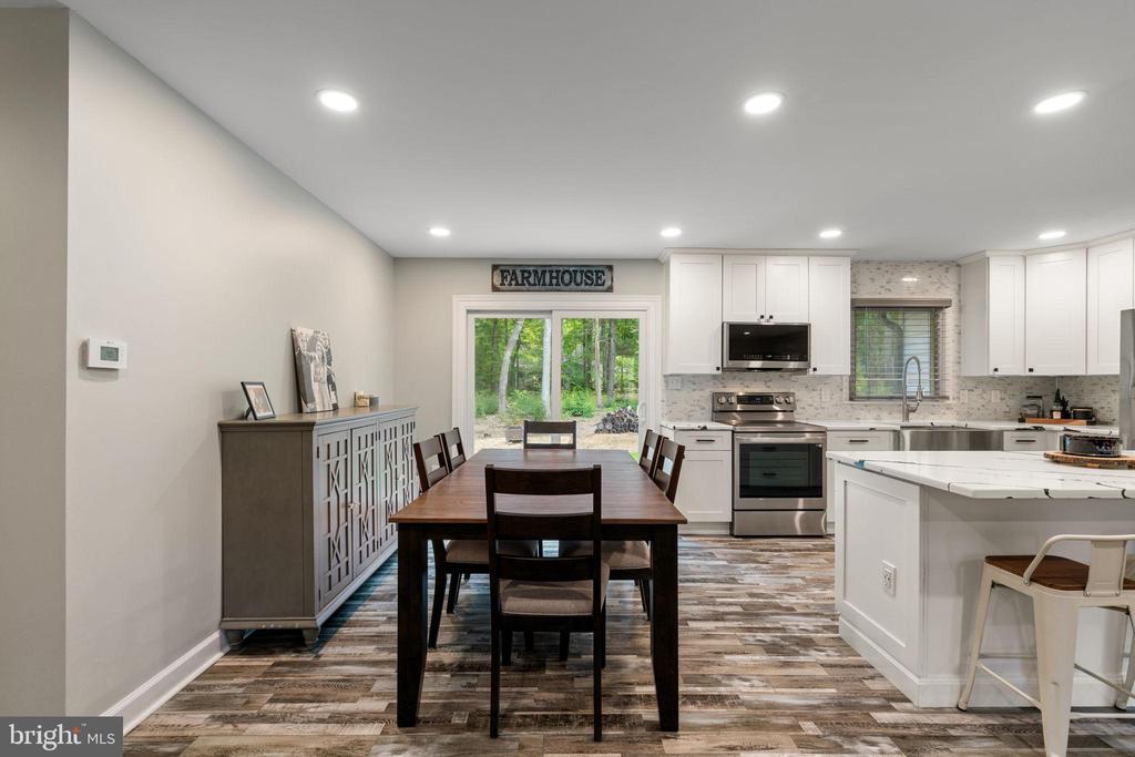 1235 LAKEVIEW PKWY, LOCUST GROVE, Virginia 22508, 3 Bedrooms Bedrooms, ,2 BathroomsBathrooms,Residential,1235 LAKEVIEW PKWY,VAOR2013540 MLS # VAOR2013540