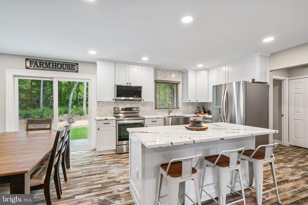 1235 LAKEVIEW PKWY, LOCUST GROVE, Virginia 22508, 3 Bedrooms Bedrooms, ,2 BathroomsBathrooms,Residential,1235 LAKEVIEW PKWY,VAOR2013540 MLS # VAOR2013540