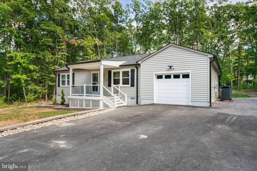 1235 LAKEVIEW PKWY, LOCUST GROVE, Virginia 22508, 3 Bedrooms Bedrooms, ,2 BathroomsBathrooms,Residential,1235 LAKEVIEW PKWY,VAOR2013540 MLS # VAOR2013540