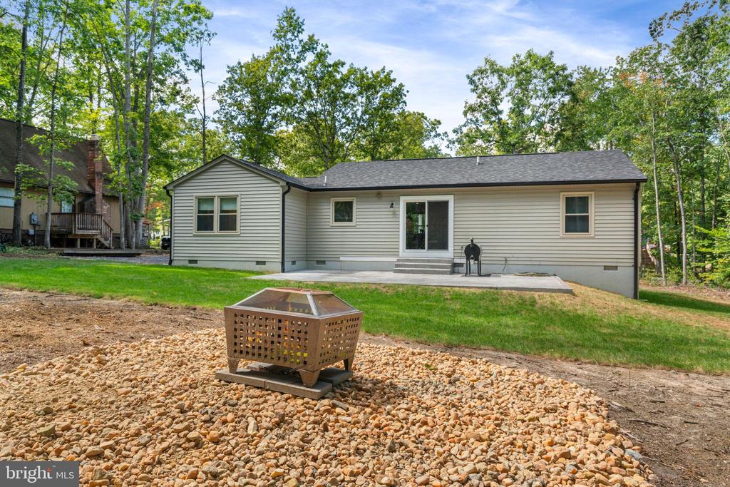 1235 LAKEVIEW PKWY, LOCUST GROVE, Virginia 22508, 3 Bedrooms Bedrooms, ,2 BathroomsBathrooms,Residential,1235 LAKEVIEW PKWY,VAOR2013540 MLS # VAOR2013540