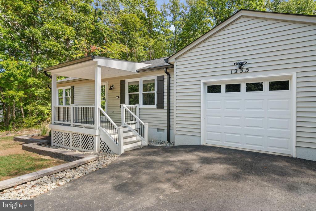 1235 LAKEVIEW PKWY, LOCUST GROVE, Virginia 22508, 3 Bedrooms Bedrooms, ,2 BathroomsBathrooms,Residential,1235 LAKEVIEW PKWY,VAOR2013540 MLS # VAOR2013540