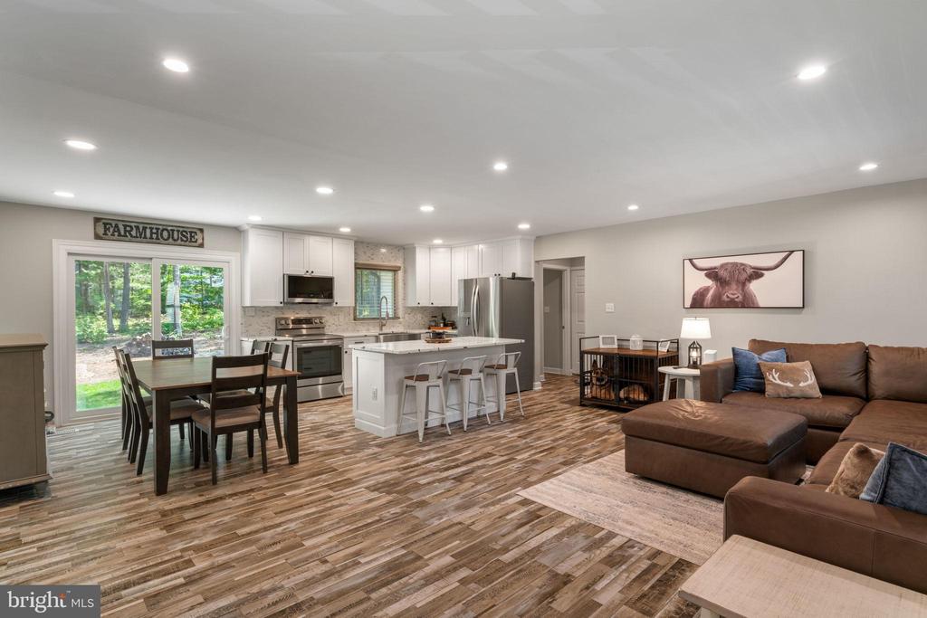 1235 LAKEVIEW PKWY, LOCUST GROVE, Virginia 22508, 3 Bedrooms Bedrooms, ,2 BathroomsBathrooms,Residential,1235 LAKEVIEW PKWY,VAOR2013540 MLS # VAOR2013540