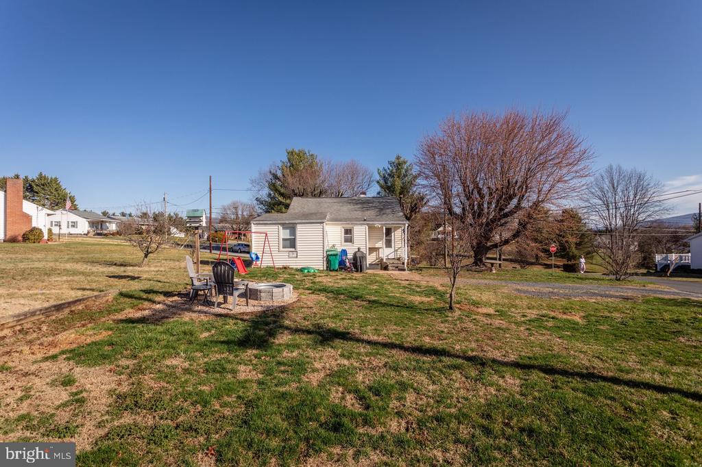 82 ROSSER DR, LURAY, Virginia 22835, 2 Bedrooms Bedrooms, ,1 BathroomBathrooms,Residential,82 ROSSER DR,VAPA2006178 MLS # VAPA2006178