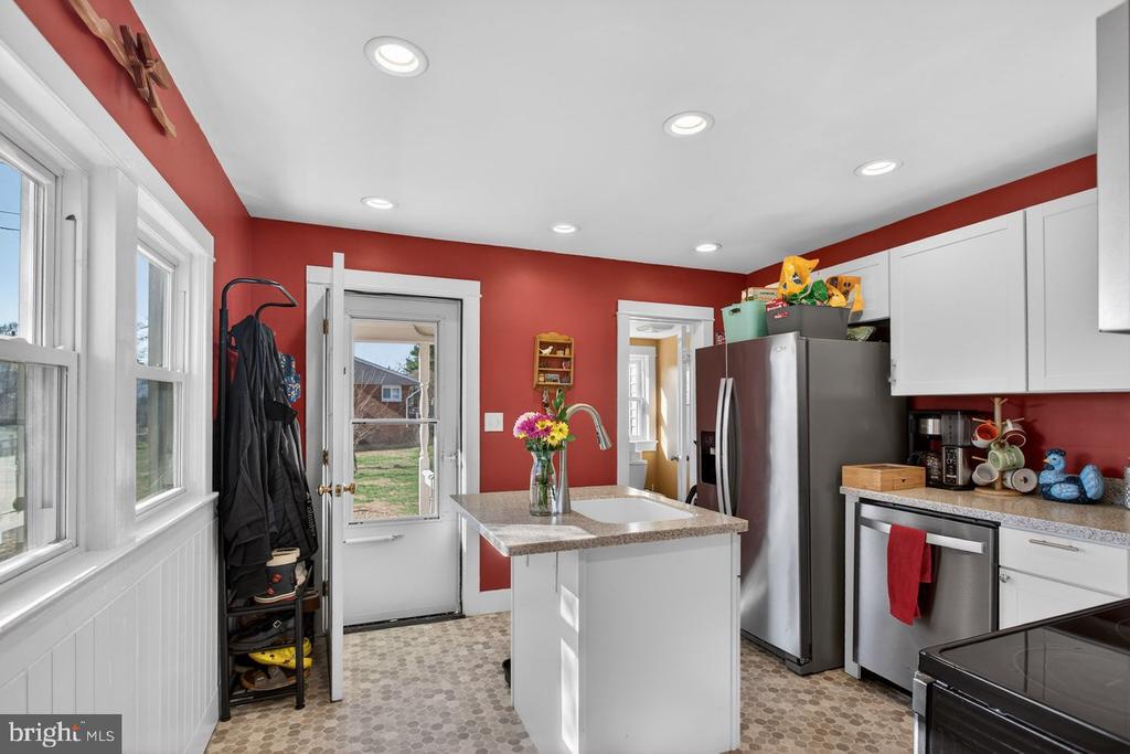 82 ROSSER DR, LURAY, Virginia 22835, 2 Bedrooms Bedrooms, ,1 BathroomBathrooms,Residential,82 ROSSER DR,VAPA2006178 MLS # VAPA2006178