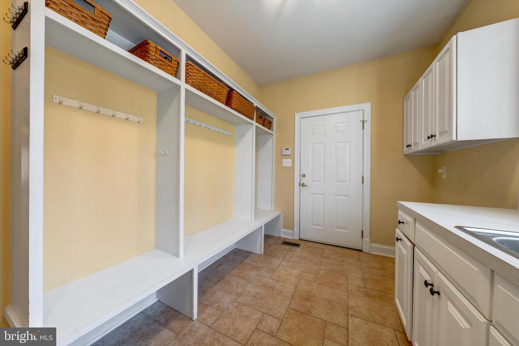 8986 WOODWARD RD, MARSHALL, Virginia, 5 Bedrooms Bedrooms, ,4 BathroomsBathrooms,Residential,8986 WOODWARD RD,VAFQ2020846 MLS # VAFQ2020846