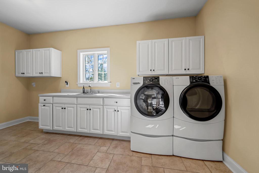 8986 WOODWARD RD, MARSHALL, Virginia, 5 Bedrooms Bedrooms, ,4 BathroomsBathrooms,Residential,8986 WOODWARD RD,VAFQ2020846 MLS # VAFQ2020846