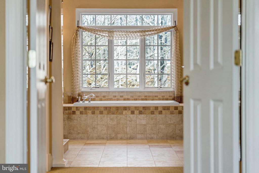 8986 WOODWARD RD, MARSHALL, Virginia, 5 Bedrooms Bedrooms, ,4 BathroomsBathrooms,Residential,8986 WOODWARD RD,VAFQ2020846 MLS # VAFQ2020846