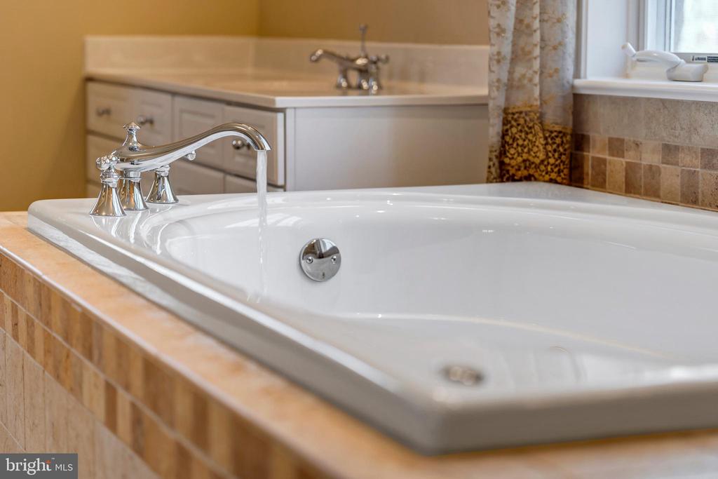 8986 WOODWARD RD, MARSHALL, Virginia, 5 Bedrooms Bedrooms, ,4 BathroomsBathrooms,Residential,8986 WOODWARD RD,VAFQ2020846 MLS # VAFQ2020846