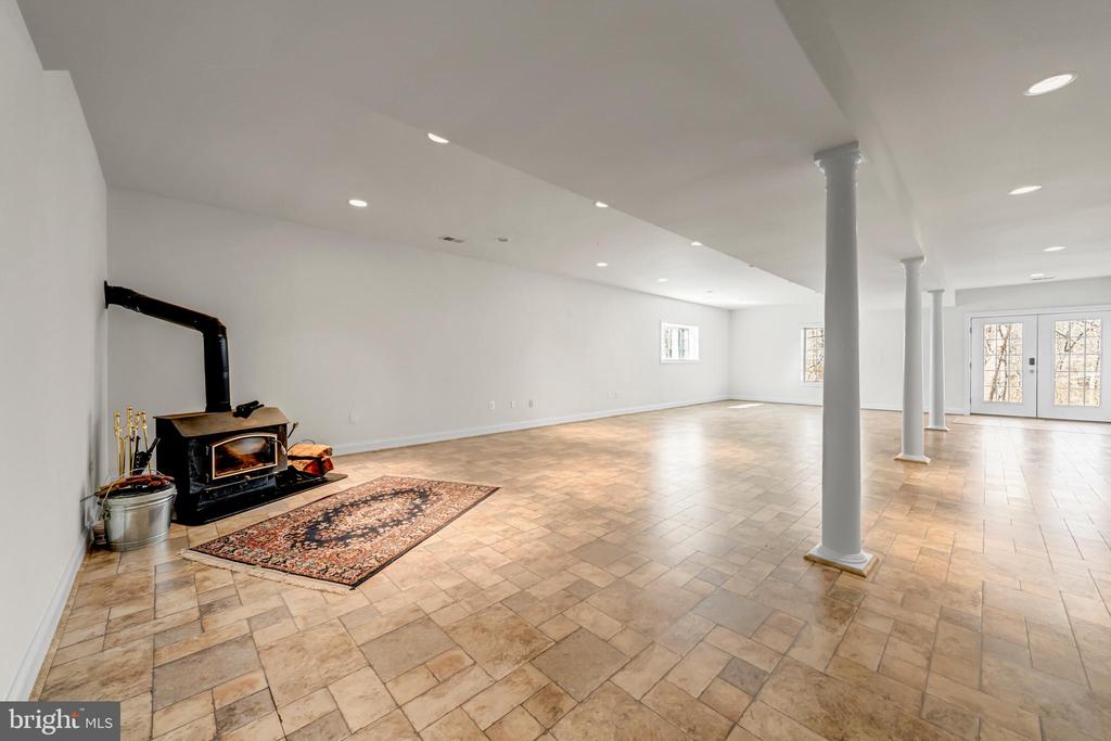 8986 WOODWARD RD, MARSHALL, Virginia, 5 Bedrooms Bedrooms, ,4 BathroomsBathrooms,Residential,8986 WOODWARD RD,VAFQ2020846 MLS # VAFQ2020846