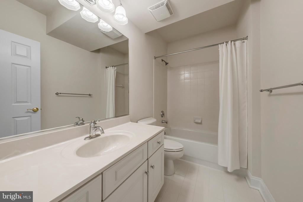 8986 WOODWARD RD, MARSHALL, Virginia, 5 Bedrooms Bedrooms, ,4 BathroomsBathrooms,Residential,8986 WOODWARD RD,VAFQ2020846 MLS # VAFQ2020846