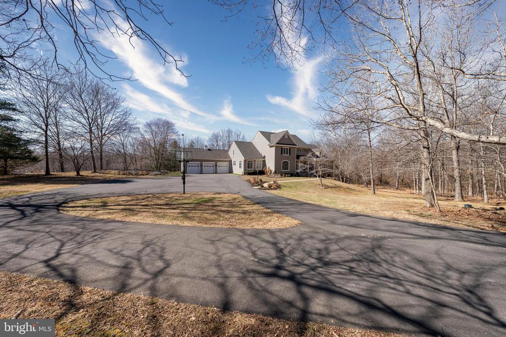 8986 WOODWARD RD, MARSHALL, Virginia, 5 Bedrooms Bedrooms, ,4 BathroomsBathrooms,Residential,8986 WOODWARD RD,VAFQ2020846 MLS # VAFQ2020846