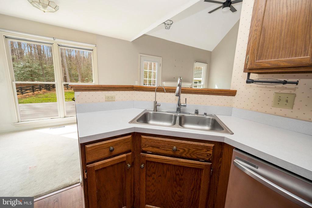 522 STONEWALL LN, FREDERICKSBURG, Virginia 22407, 3 Bedrooms Bedrooms, ,2 BathroomsBathrooms,Residential,522 STONEWALL LN,VASP2039800 MLS # VASP2039800