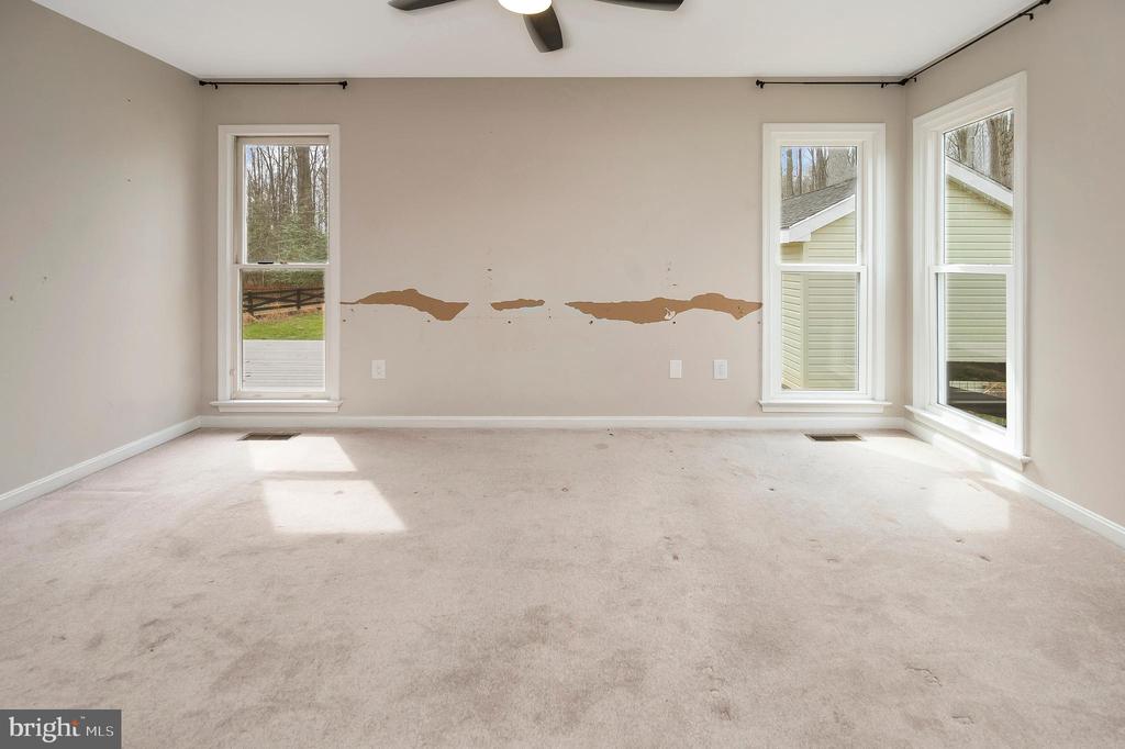 522 STONEWALL LN, FREDERICKSBURG, Virginia 22407, 3 Bedrooms Bedrooms, ,2 BathroomsBathrooms,Residential,522 STONEWALL LN,VASP2039800 MLS # VASP2039800