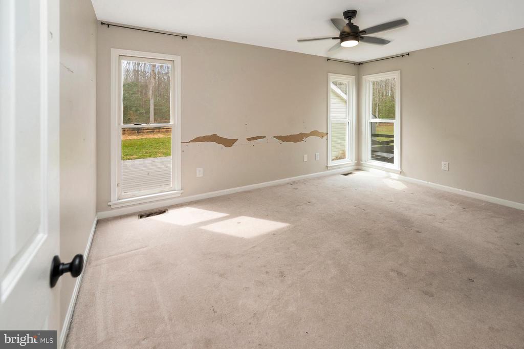 522 STONEWALL LN, FREDERICKSBURG, Virginia 22407, 3 Bedrooms Bedrooms, ,2 BathroomsBathrooms,Residential,522 STONEWALL LN,VASP2039800 MLS # VASP2039800