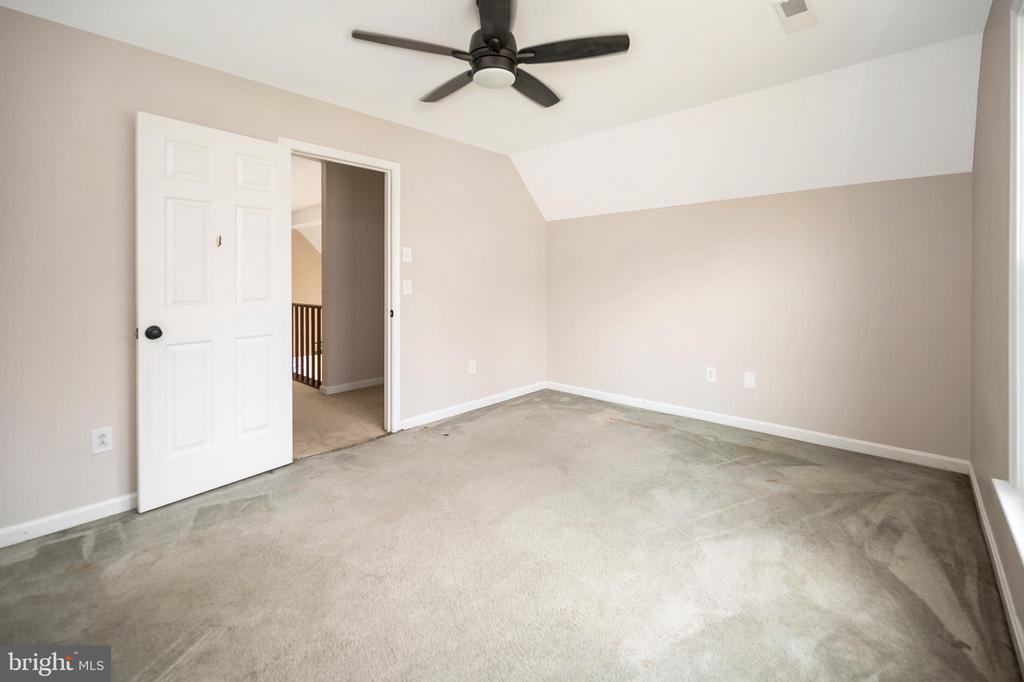 522 STONEWALL LN, FREDERICKSBURG, Virginia 22407, 3 Bedrooms Bedrooms, ,2 BathroomsBathrooms,Residential,522 STONEWALL LN,VASP2039800 MLS # VASP2039800