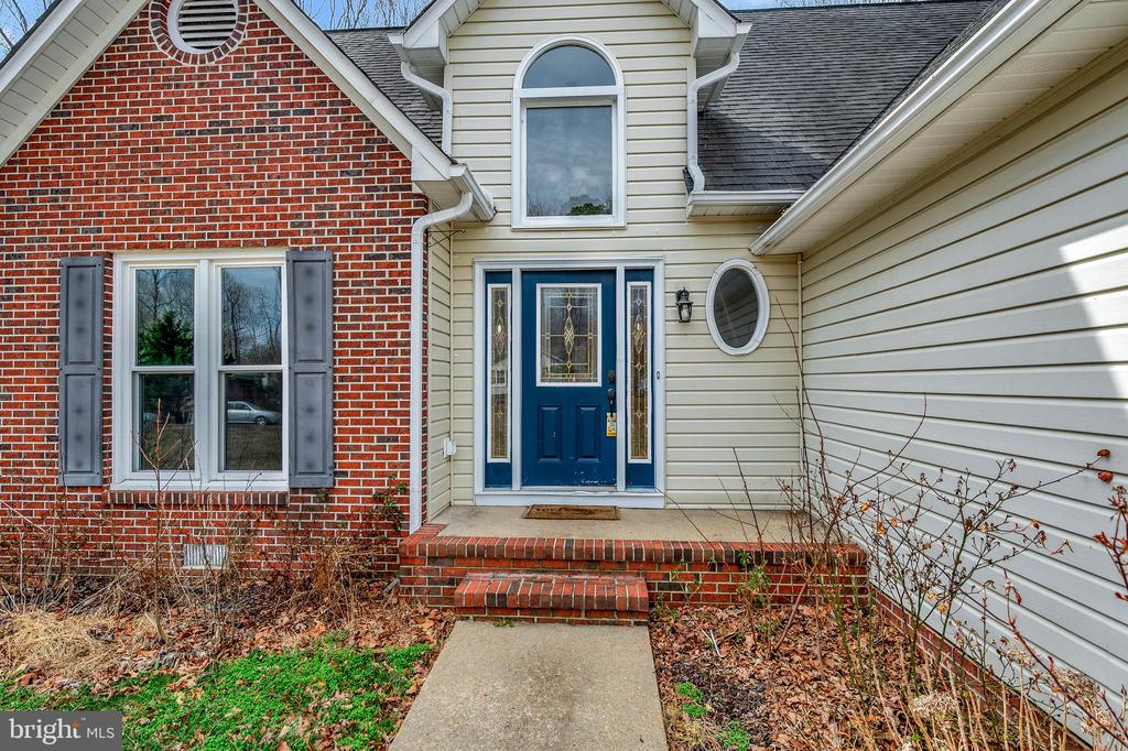 522 STONEWALL LN, FREDERICKSBURG, Virginia 22407, 3 Bedrooms Bedrooms, ,2 BathroomsBathrooms,Residential,522 STONEWALL LN,VASP2039800 MLS # VASP2039800