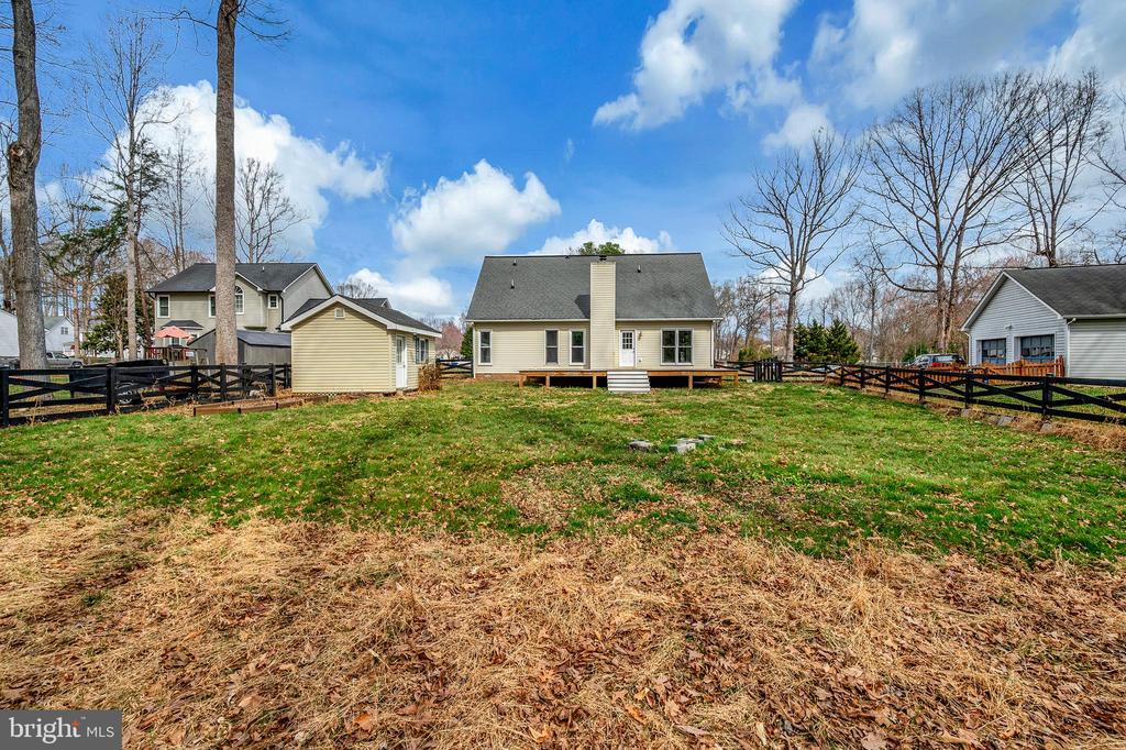 522 STONEWALL LN, FREDERICKSBURG, Virginia 22407, 3 Bedrooms Bedrooms, ,2 BathroomsBathrooms,Residential,522 STONEWALL LN,VASP2039800 MLS # VASP2039800