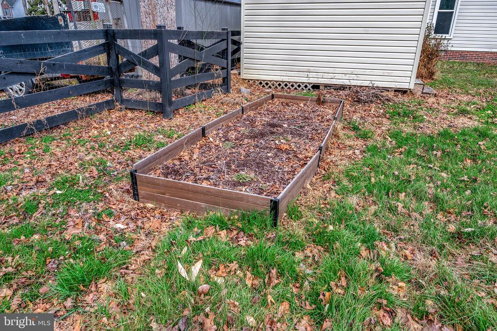 522 STONEWALL LN, FREDERICKSBURG, Virginia 22407, 3 Bedrooms Bedrooms, ,2 BathroomsBathrooms,Residential,522 STONEWALL LN,VASP2039800 MLS # VASP2039800