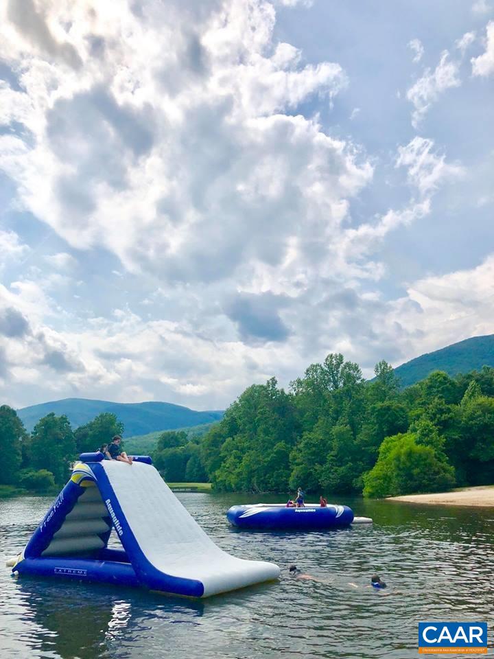 2084 STONE RIDGE CONDOS, WINTERGREEN, Virginia 22967, 2 Bedrooms Bedrooms, ,2 BathroomsBathrooms,Residential,2084 STONE RIDGE CONDOS,674199 MLS # 674199