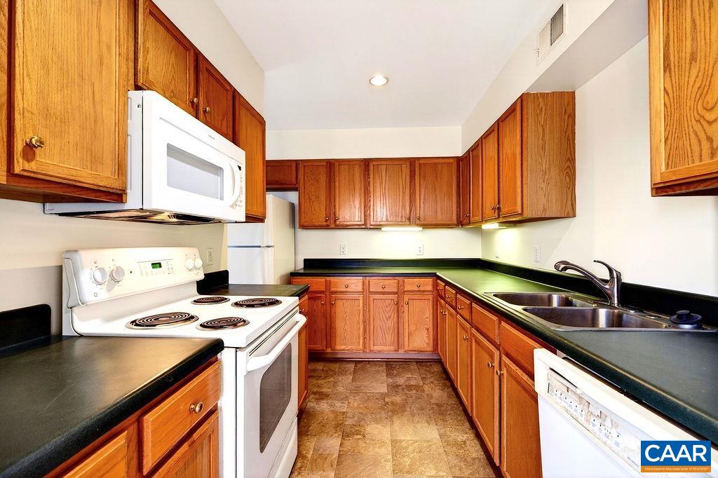 2084 STONE RIDGE CONDOS, WINTERGREEN, Virginia 22967, 2 Bedrooms Bedrooms, ,2 BathroomsBathrooms,Residential,2084 STONE RIDGE CONDOS,674199 MLS # 674199