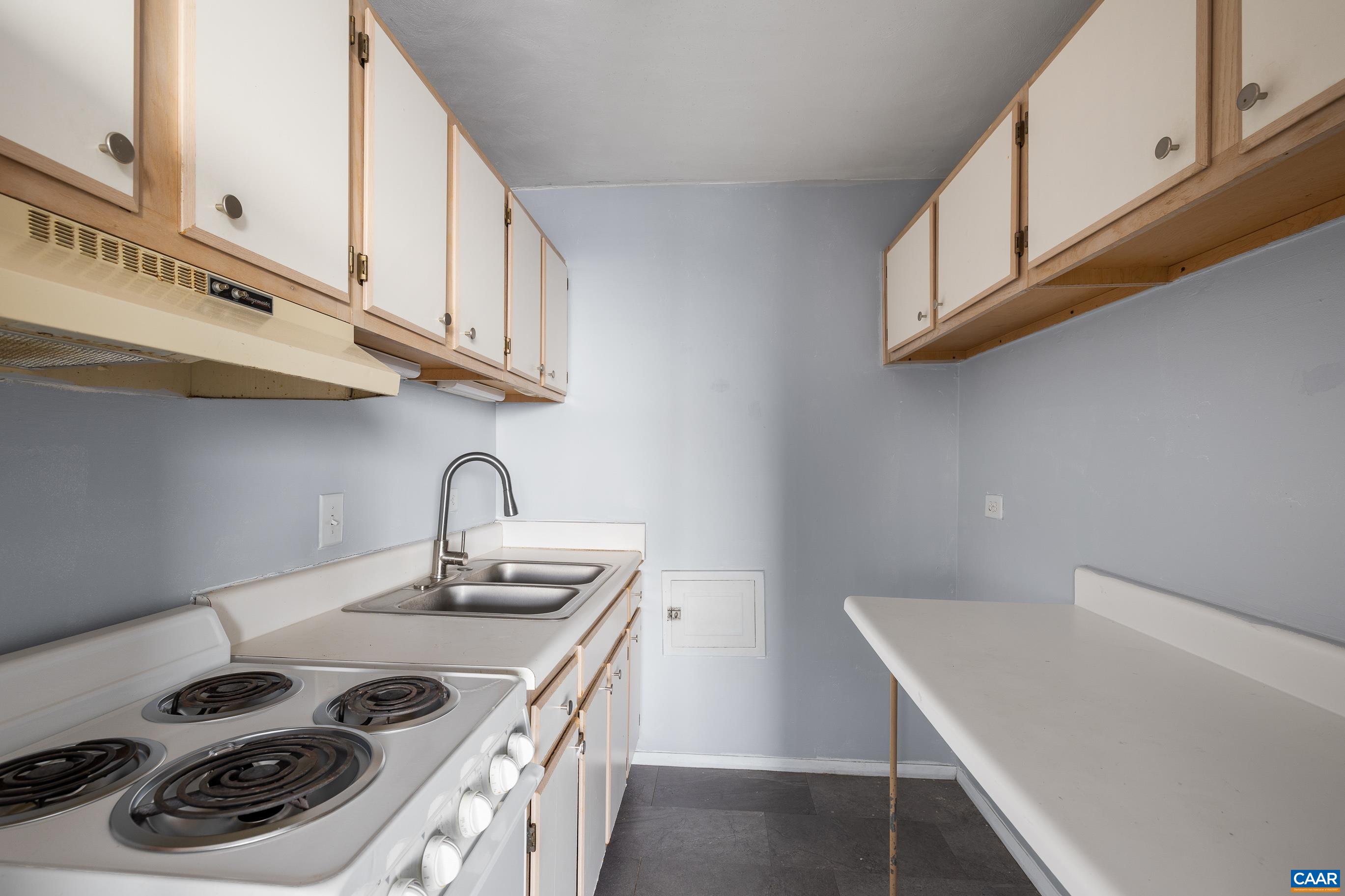 1800 JEFFERSON PARK AVE, CHARLOTTESVILLE, Virginia 22903, 1 Bedroom Bedrooms, ,1 BathroomBathrooms,Residential,1800 JEFFERSON PARK AVE,674200 MLS # 674200