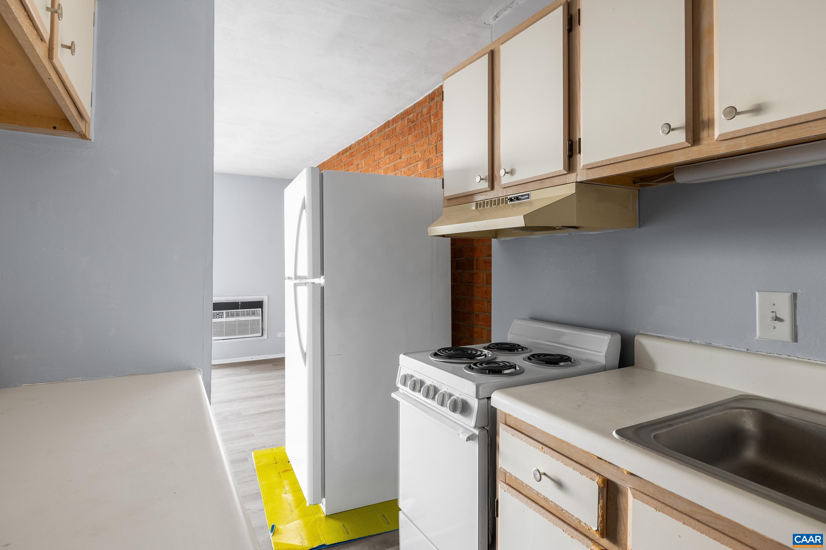 1800 JEFFERSON PARK AVE, CHARLOTTESVILLE, Virginia 22903, 1 Bedroom Bedrooms, ,1 BathroomBathrooms,Residential,1800 JEFFERSON PARK AVE,674200 MLS # 674200